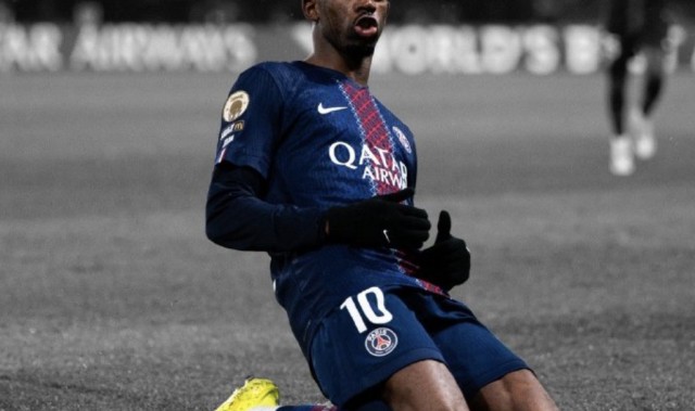 九游体育电脑版官方下载-此球只应天上有！28岁世界第1演凌波微步：戏耍5人防线 门将蒙羞