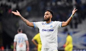 记者：马赛预计几小时内敲定免签奥巴梅扬，球员已拒绝达曼协作